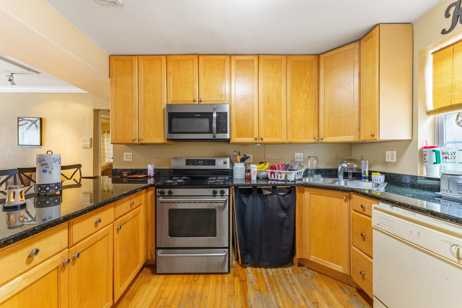 131 Elmwood Ave #2N Evanston, IL 60202