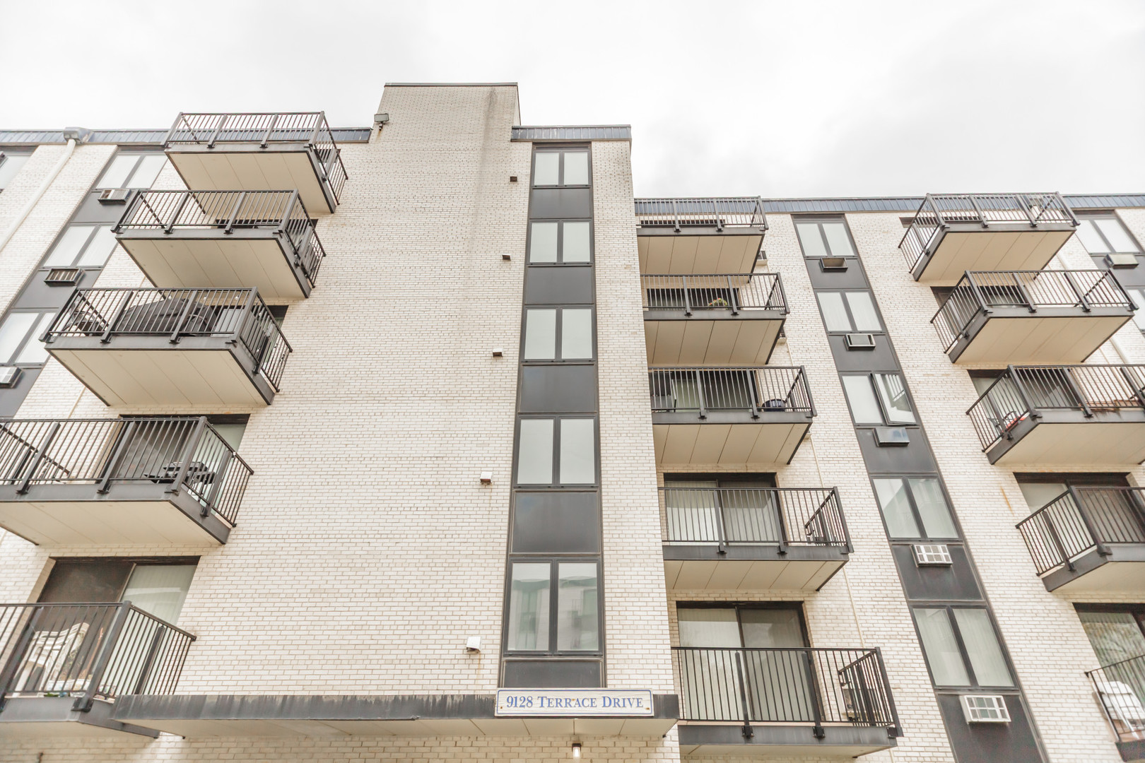 9128 W Ter Dr #3B Niles, IL 60714