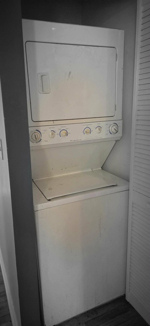 225 E 59th St #3 Chicago, IL 60637