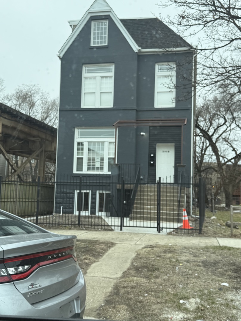 5910 S Michigan Ave #G