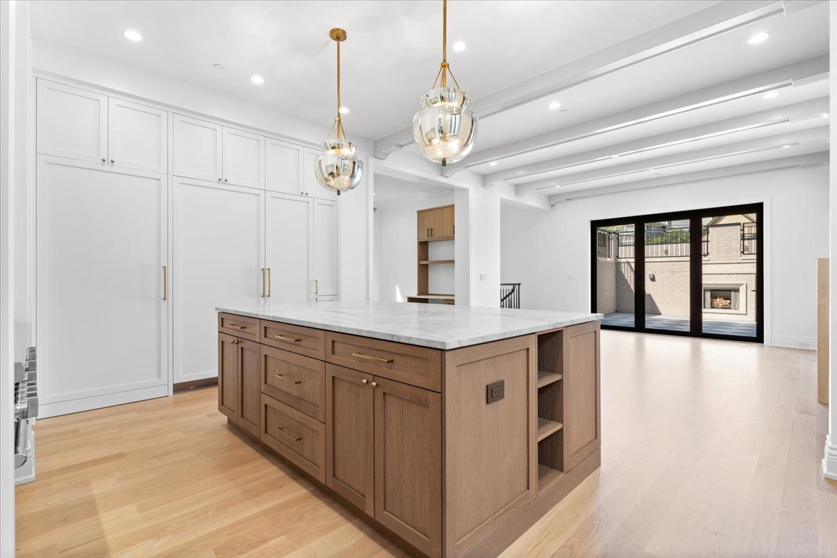 2119 N Seminary Ave Chicago, IL 60614