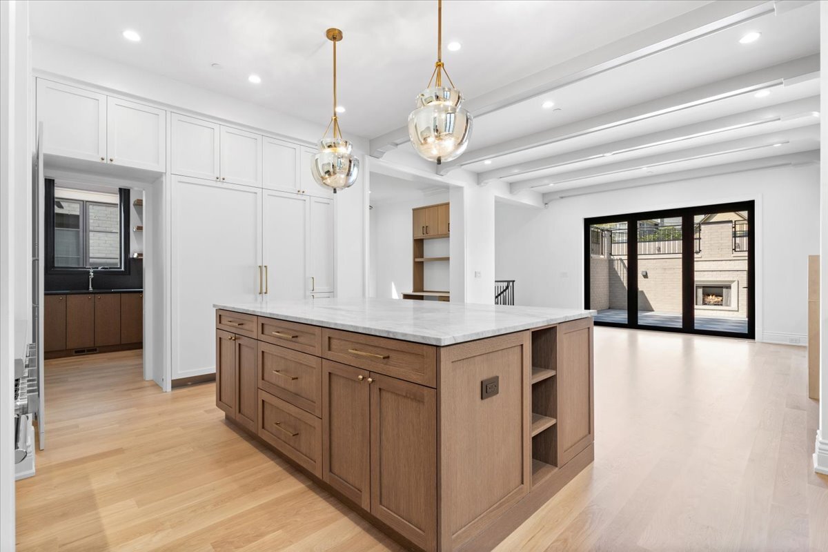 2119 N Seminary Ave Chicago, IL 60614