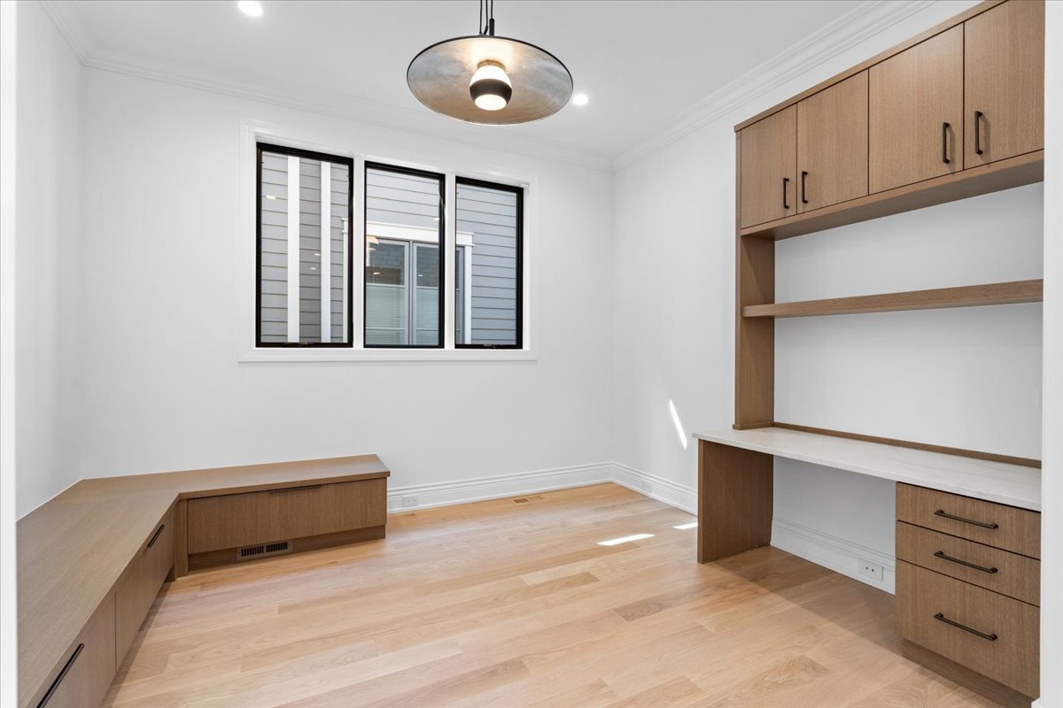 2119 N Seminary Ave Chicago, IL 60614