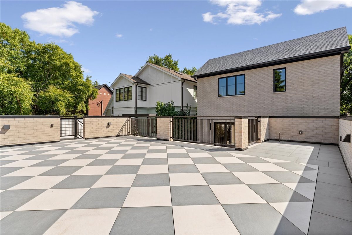 2119 N Seminary Ave Chicago, IL 60614