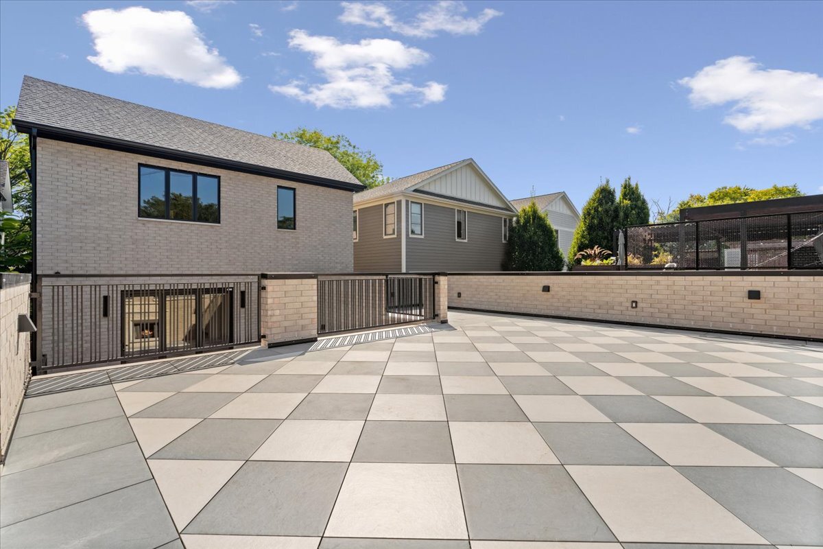 2119 N Seminary Ave Chicago, IL 60614