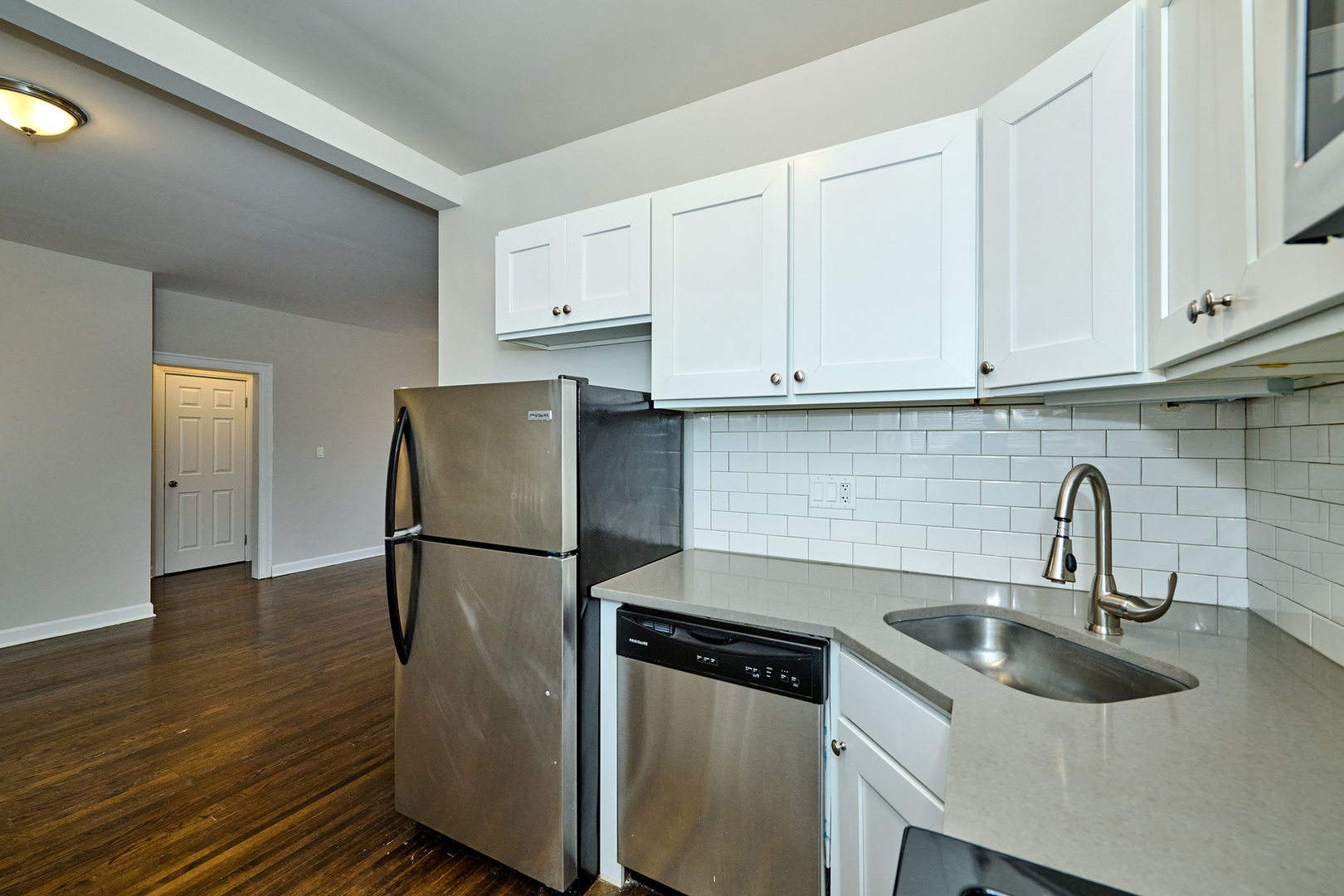 1351 W Touhy Ave #3N Chicago, IL 60626