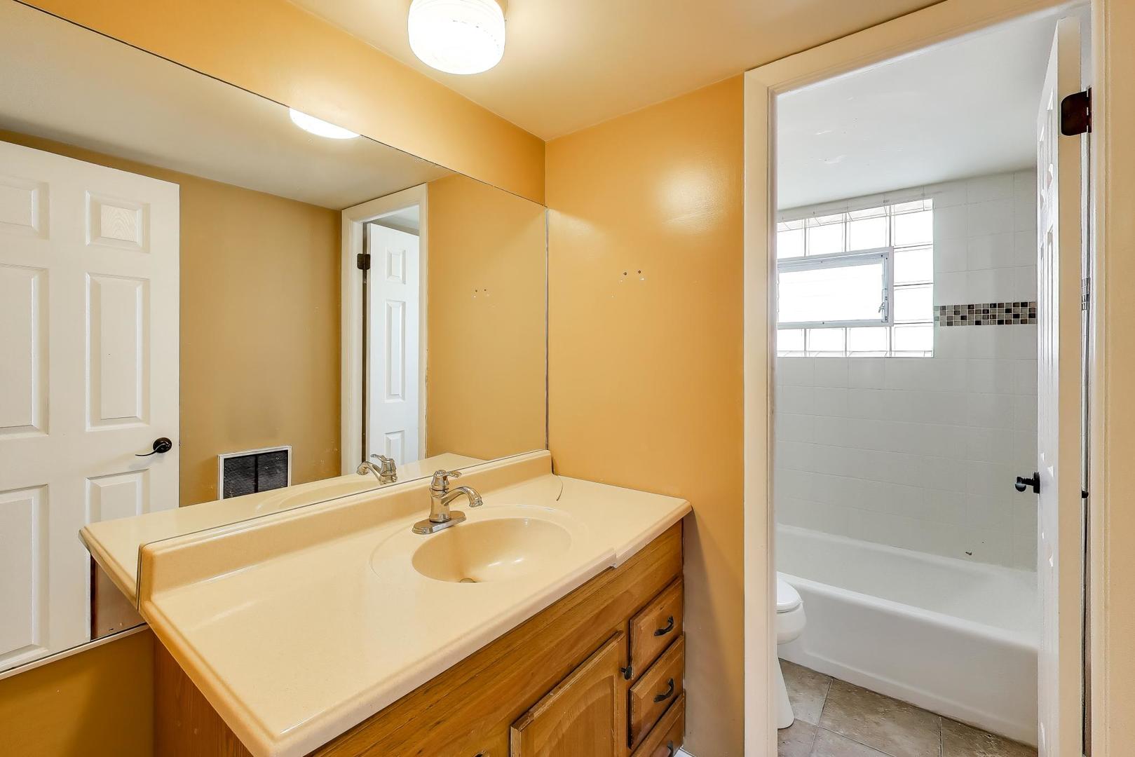 306 Chicago Ave #3N Oak Park, IL 60302