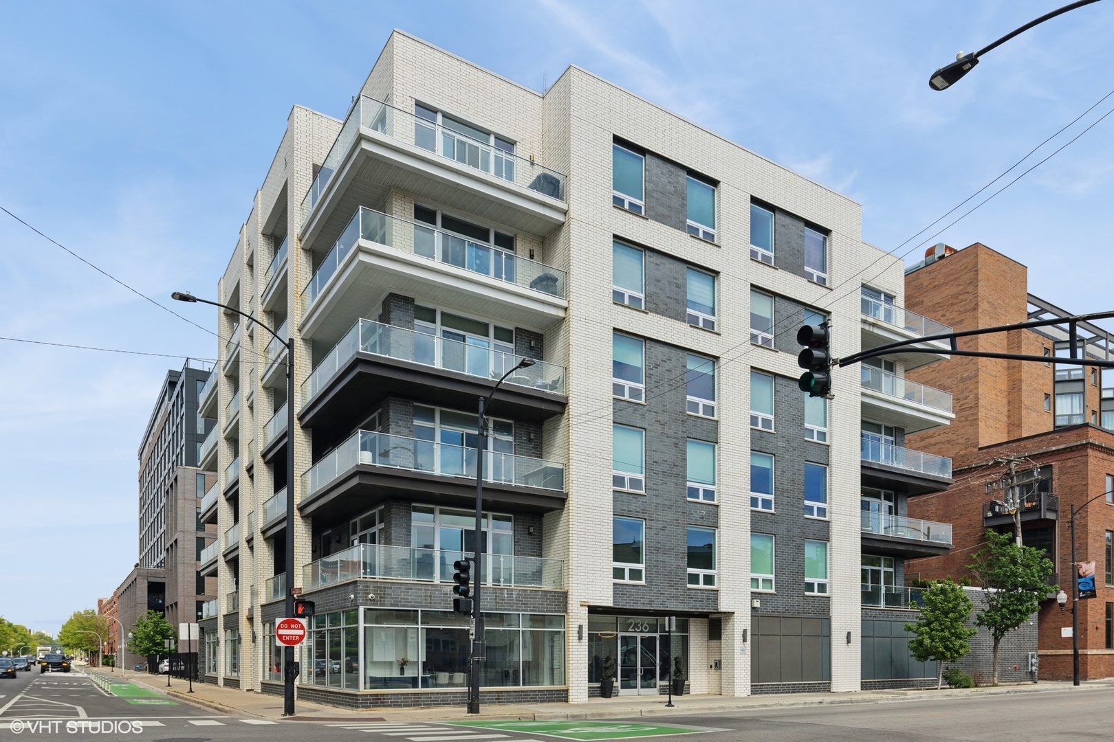 236 S Racine Ave #304