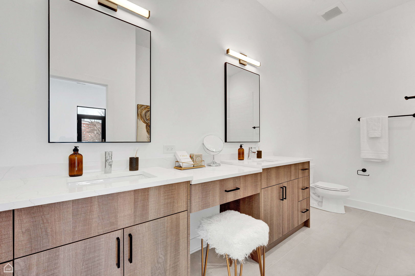 1615 W 13rd St #301 Chicago, IL 60608