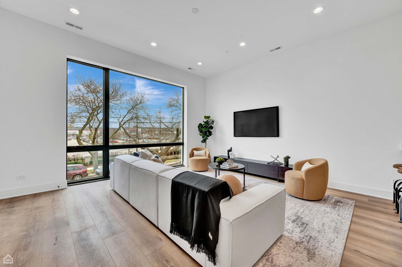 1615 W 13rd St #301 Chicago, IL 60608