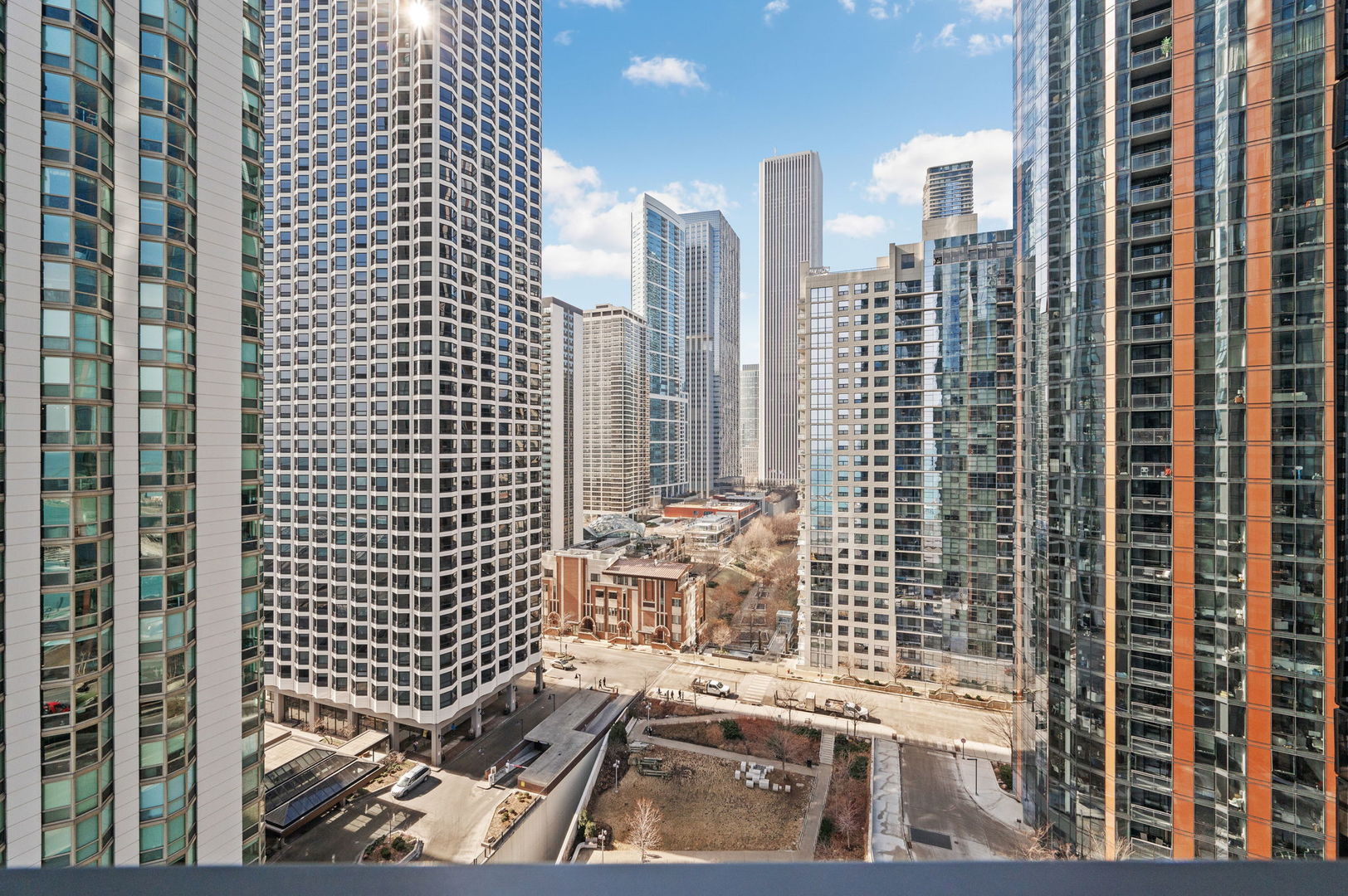 211 N Hbr Dr #1401 Chicago, IL 60601