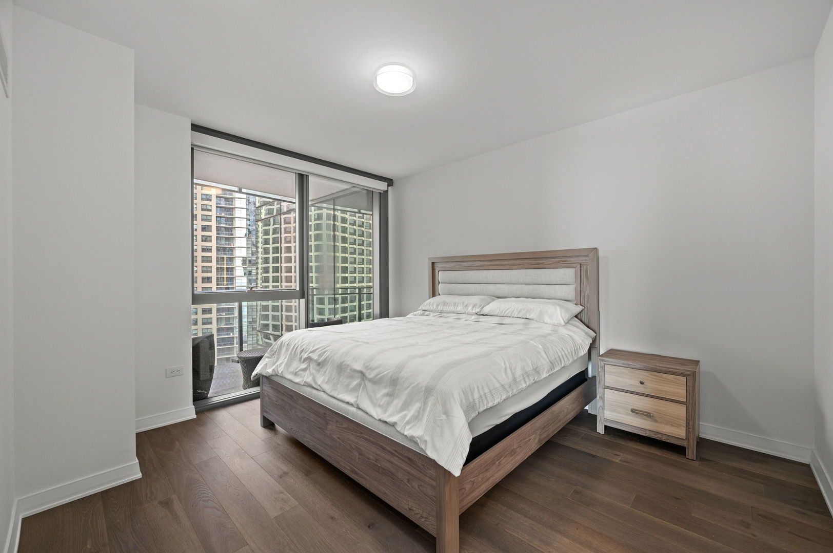 211 N Hbr Dr #1401 Chicago, IL 60601