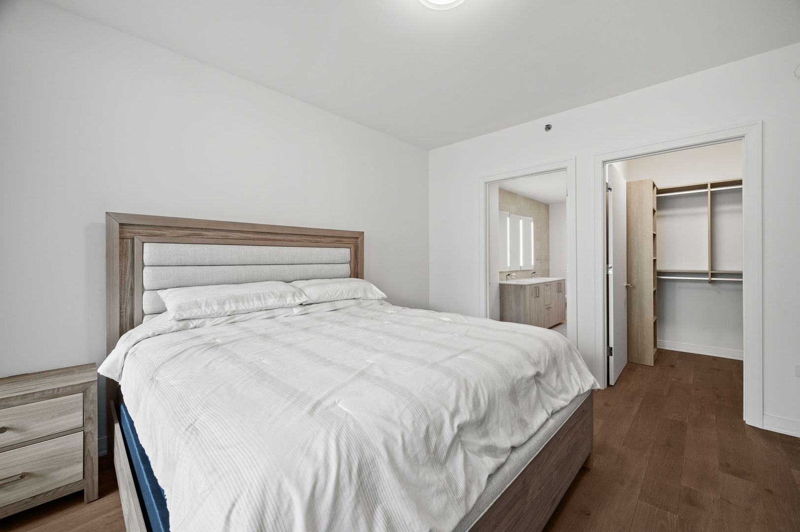 211 N Hbr Dr #1401 Chicago, IL 60601