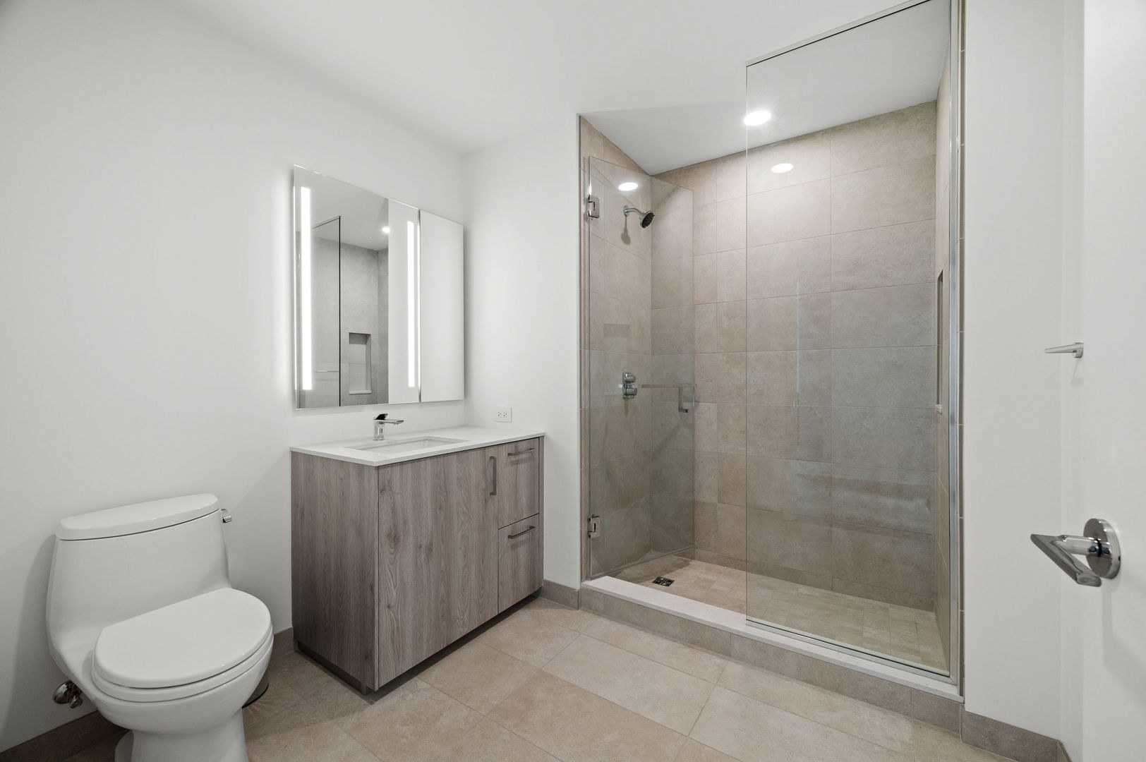 211 N Hbr Dr #1401 Chicago, IL 60601