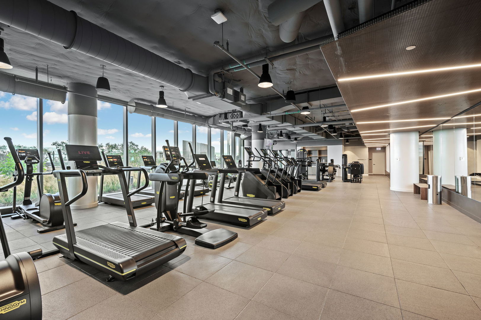 211 N Hbr Dr #1401 Chicago, IL 60601