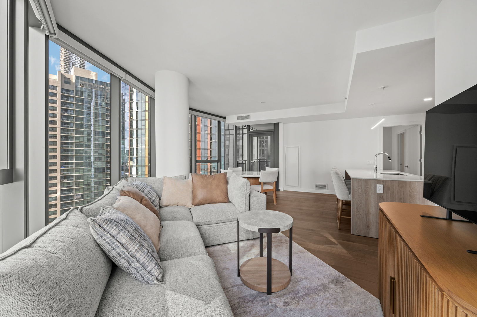 211 N Hbr Dr #1401 Chicago, IL 60601