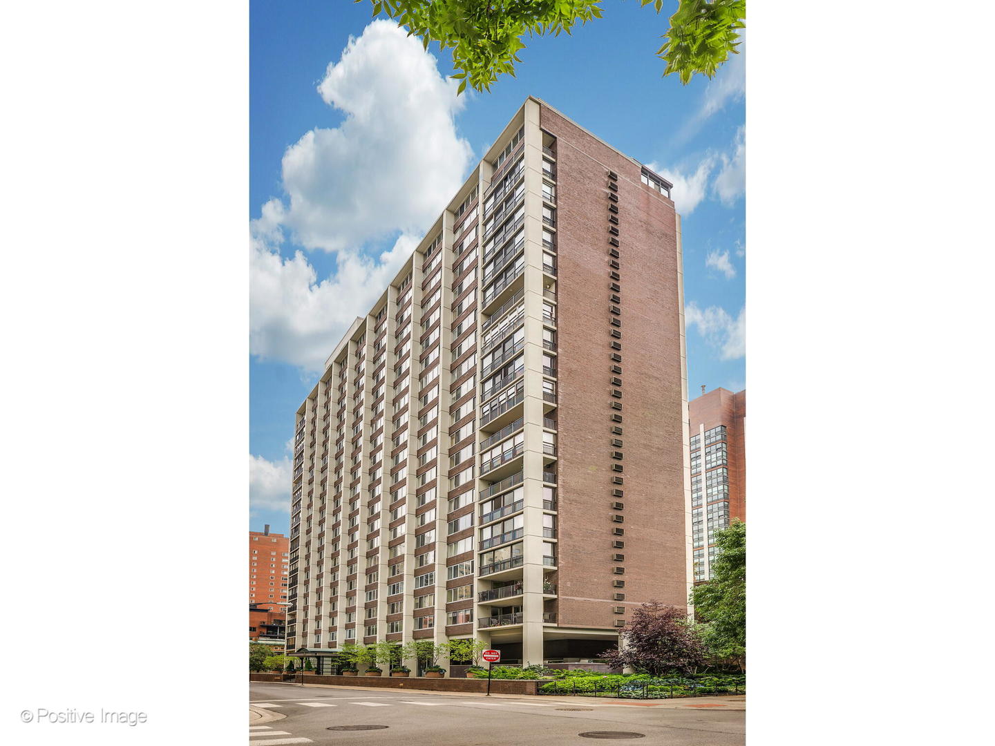 1 E Schiller St #8B
