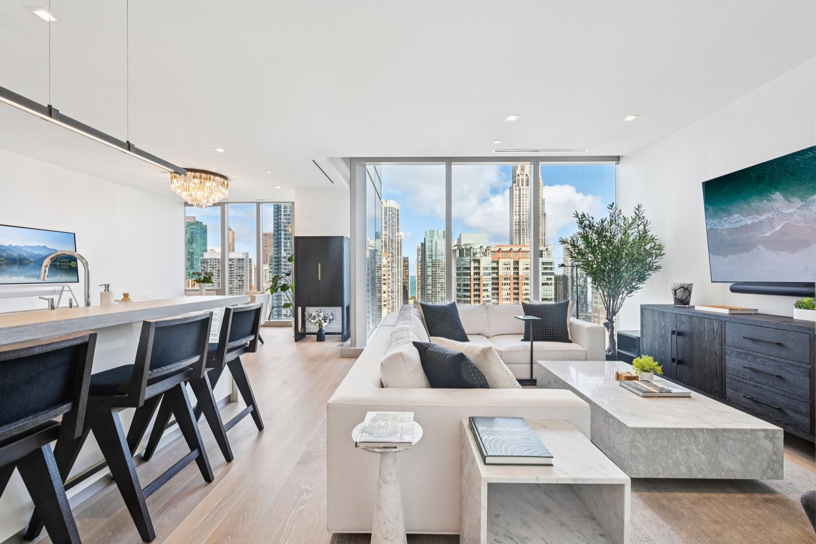 363 E Wacker Dr #2204 Chicago, IL 60601