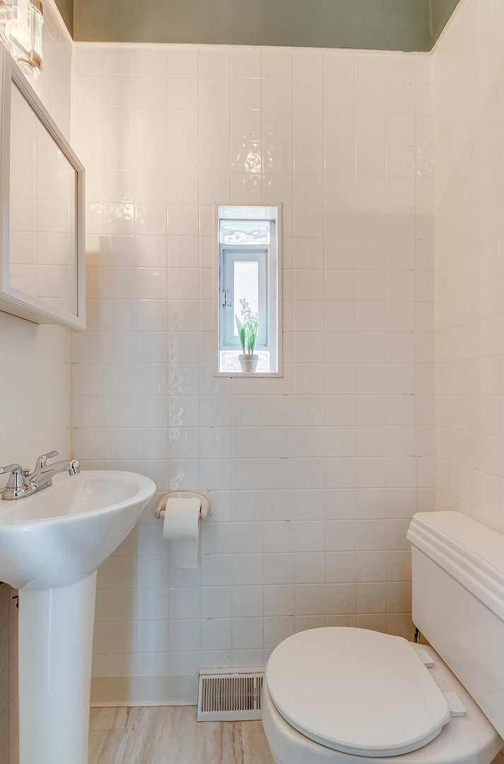 409 Cornelia St Joliet, IL 60435