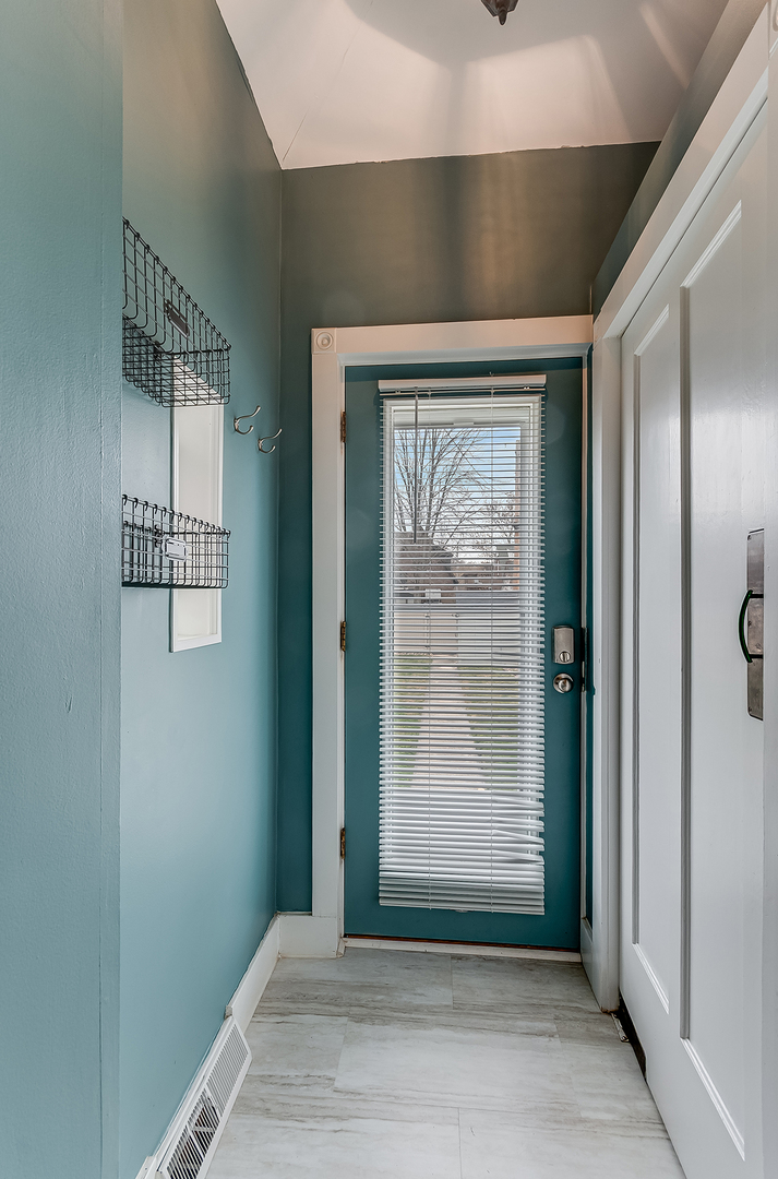 409 Cornelia St Joliet, IL 60435