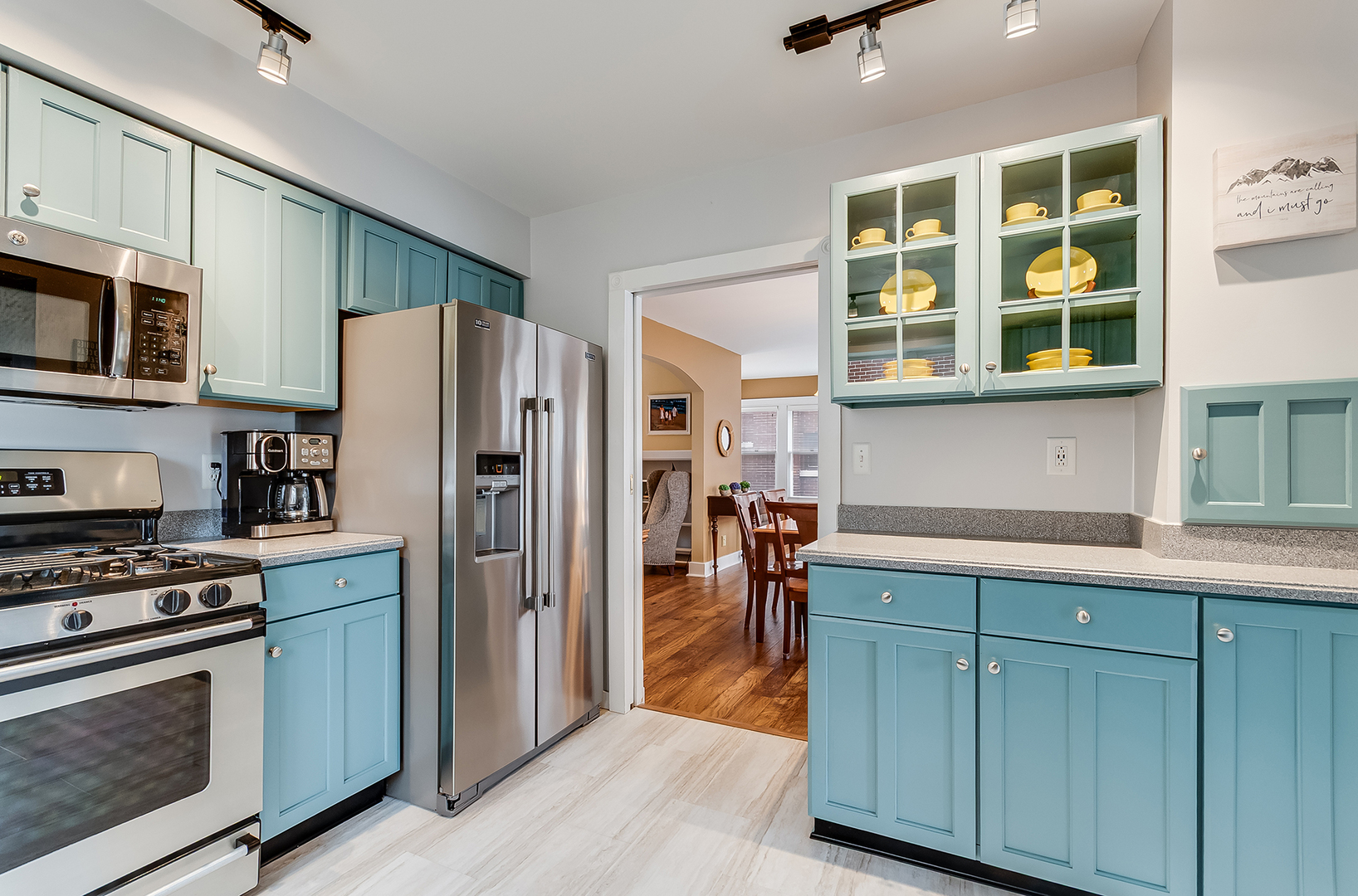 409 Cornelia St Joliet, IL 60435