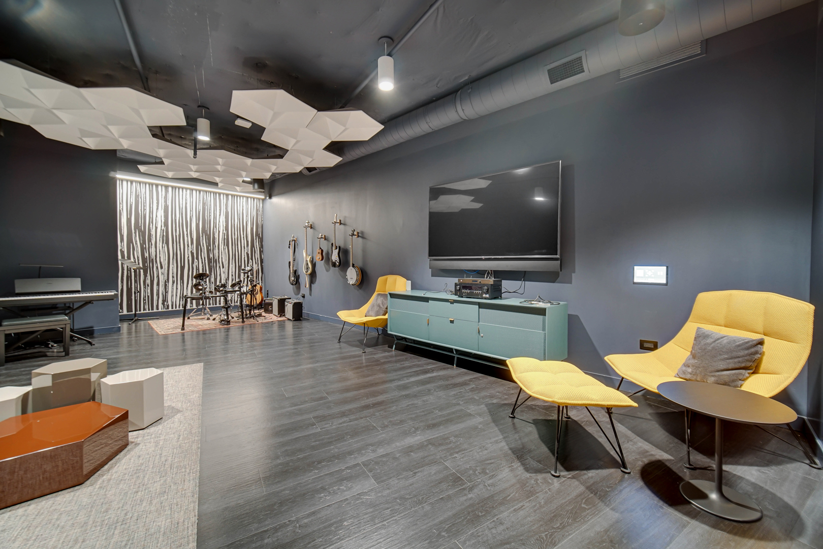 211 N Hbr Dr #1207 Chicago, IL 60601