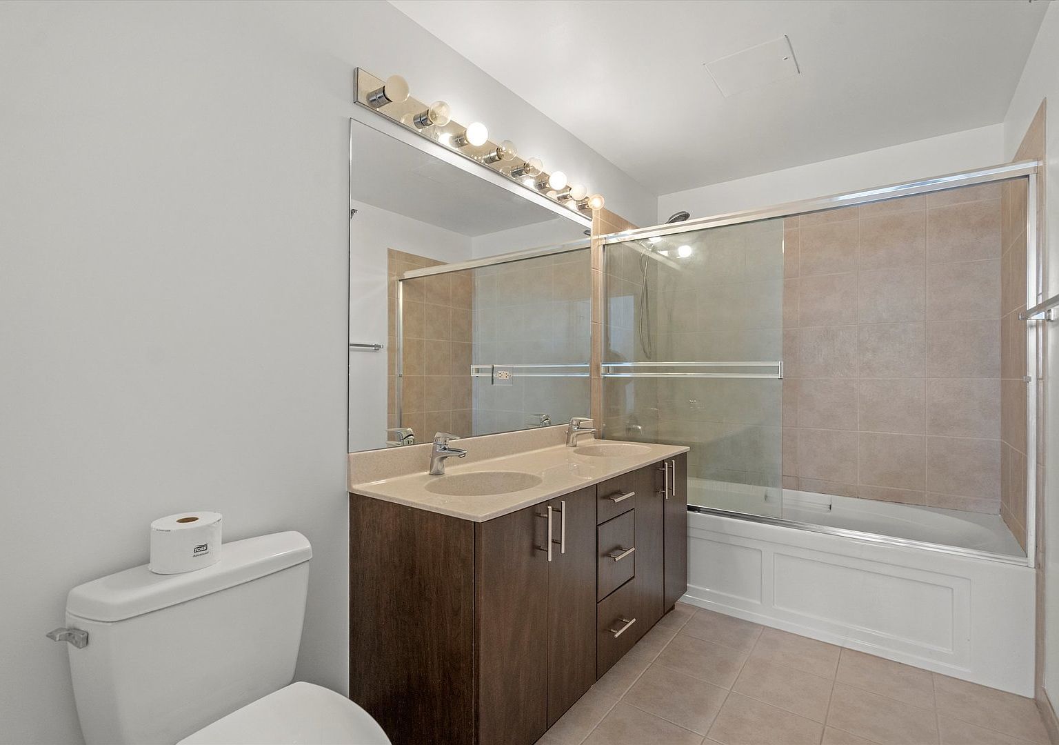 235 W Van Buren St #3315 Chicago, IL 60607