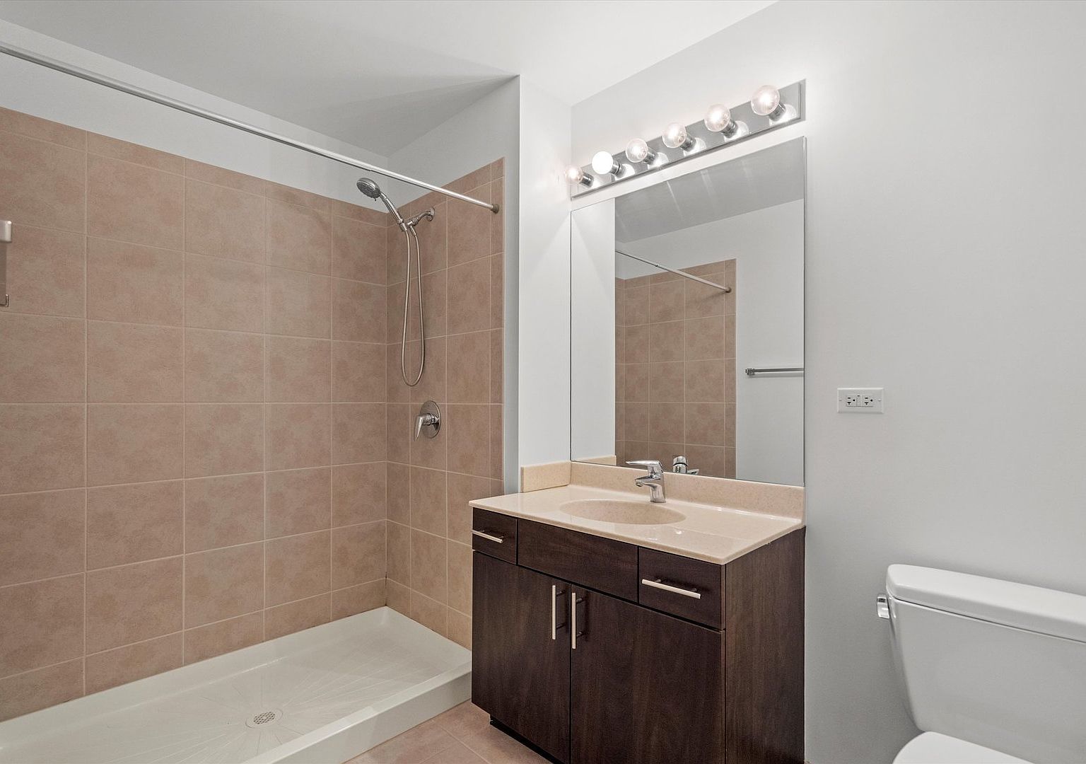 235 W Van Buren St #3315 Chicago, IL 60607