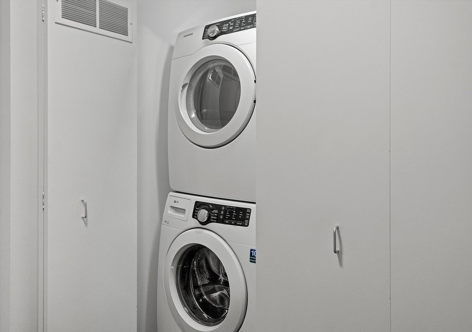 235 W Van Buren St #3315 Chicago, IL 60607