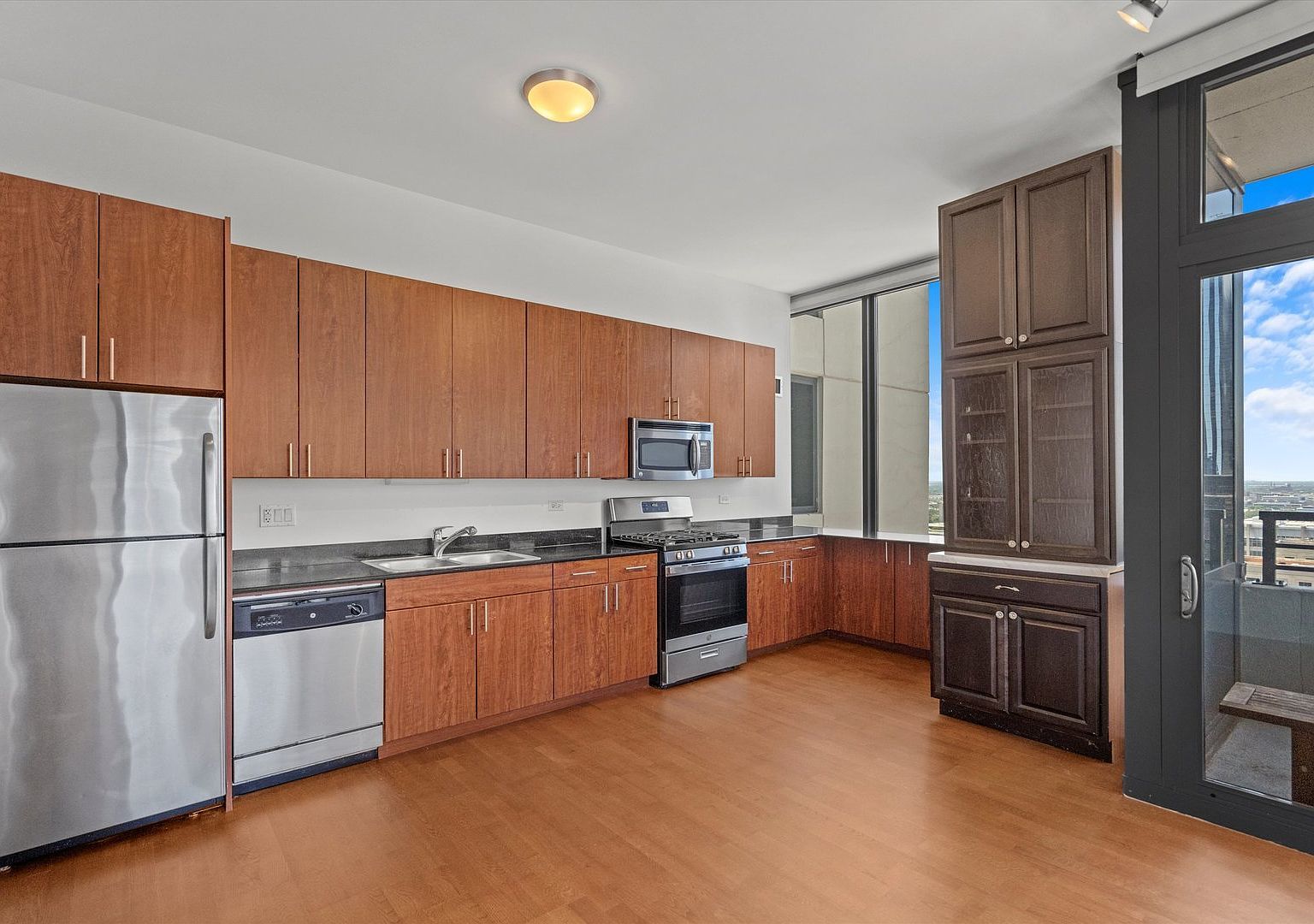 235 W Van Buren St #3315 Chicago, IL 60607