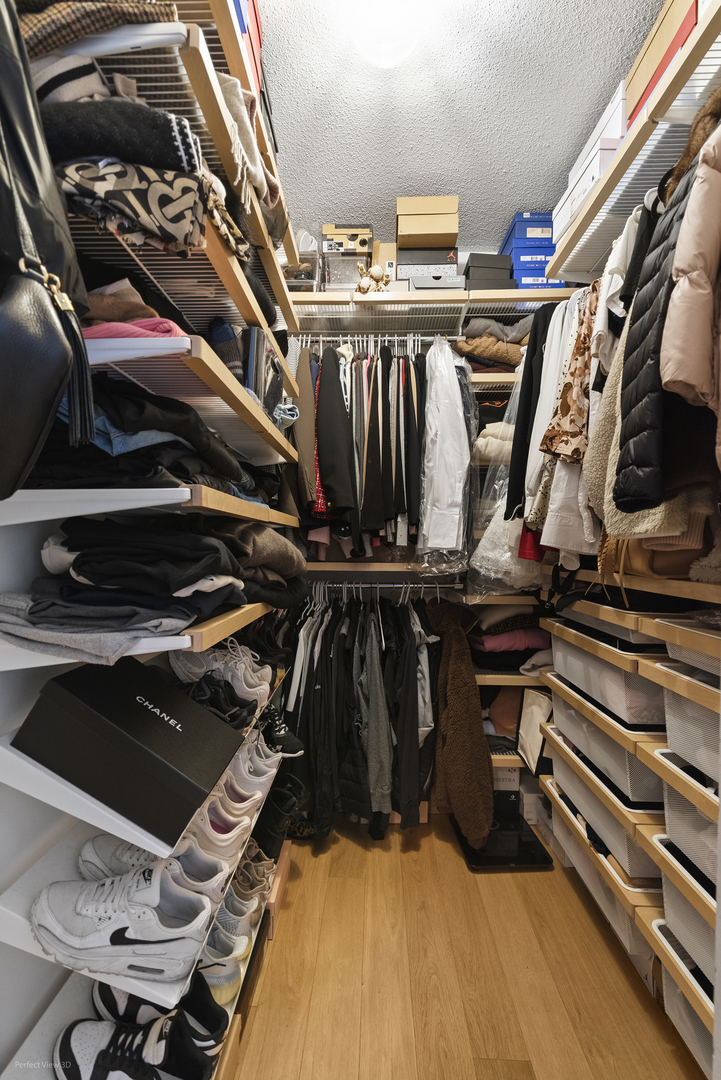 222 N Columbus Dr #1702 Chicago, IL 60601