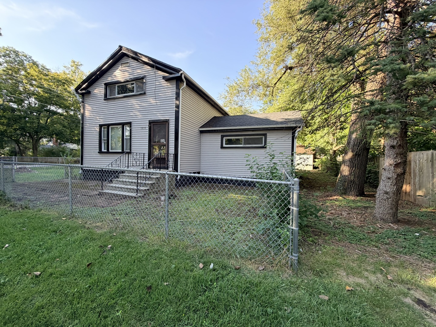 1214 Rdg Rd Homewood, IL 60430