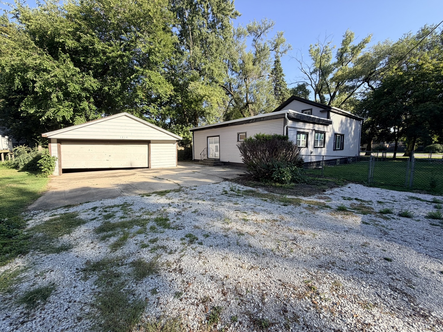 1214 Rdg Rd Homewood, IL 60430