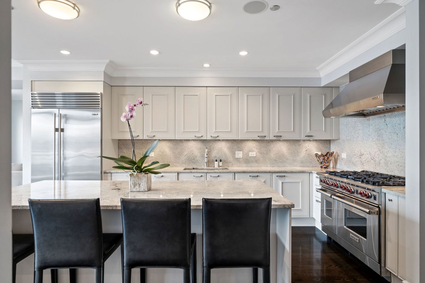 2550 N Lakeview Ave #S201 Chicago, IL 60614