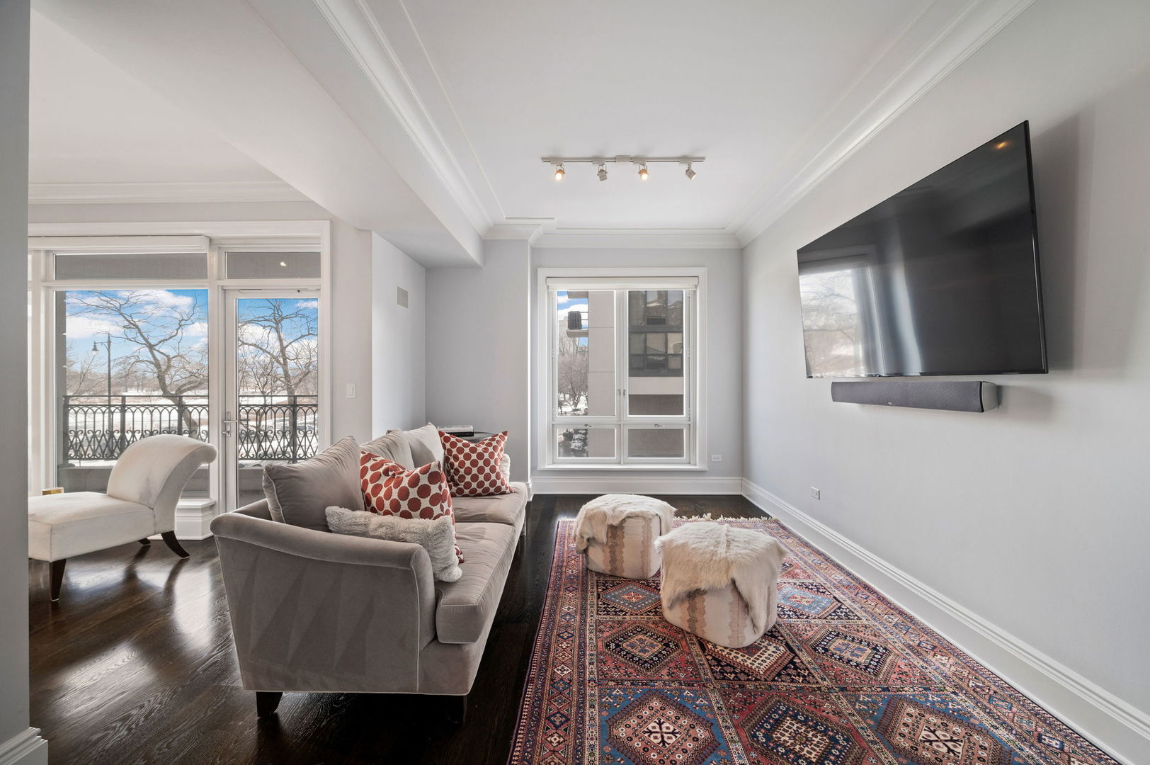 2550 N Lakeview Ave #S201 Chicago, IL 60614