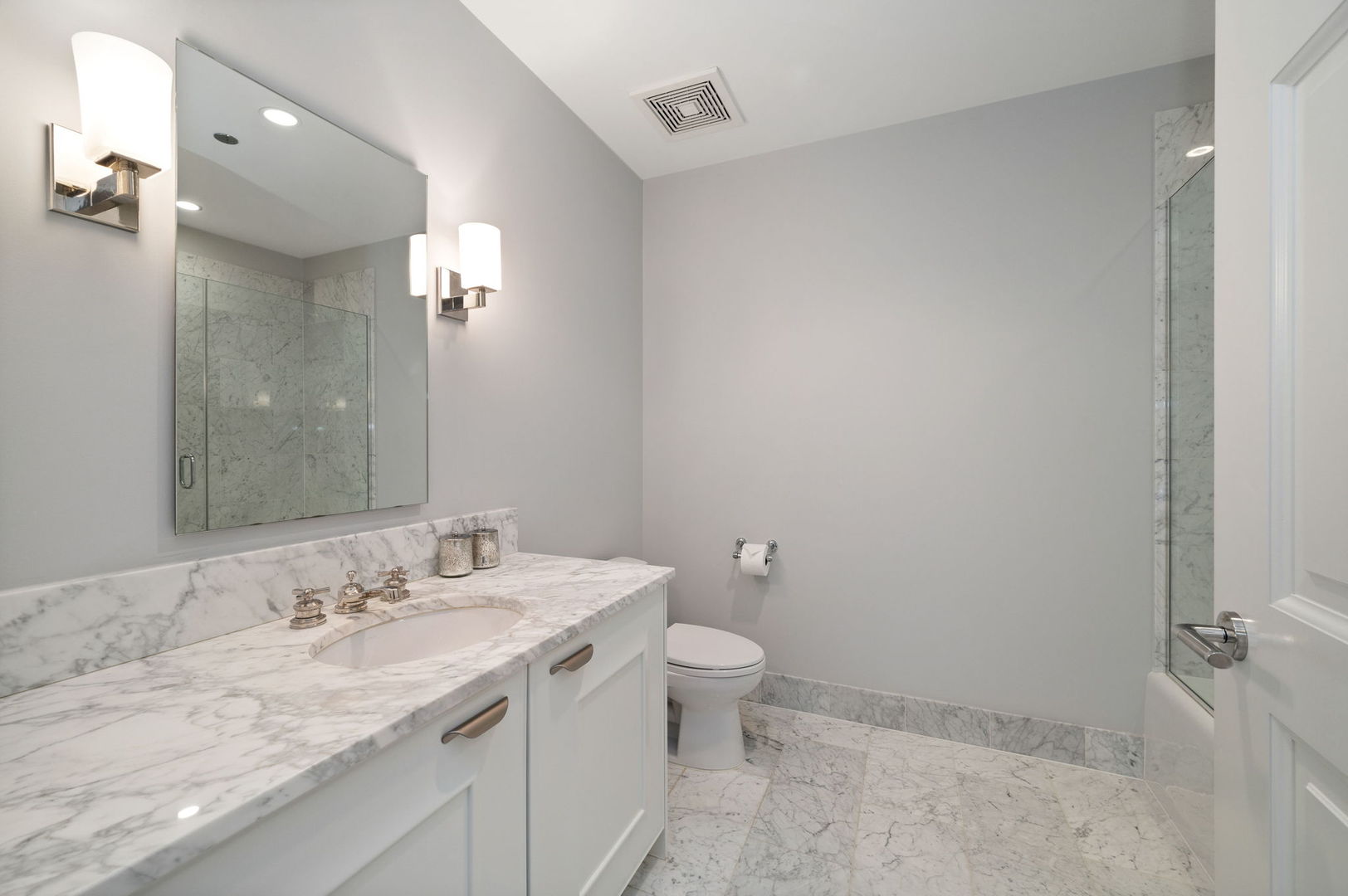 2550 N Lakeview Ave #S201 Chicago, IL 60614