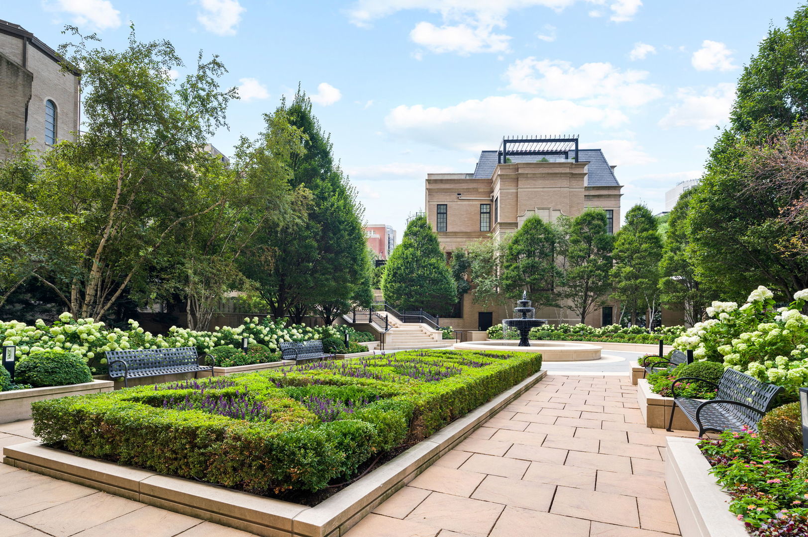 2550 N Lakeview Ave #S201 Chicago, IL 60614