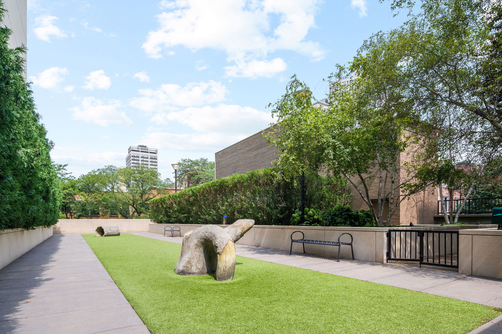 2550 N Lakeview Ave #S201 Chicago, IL 60614