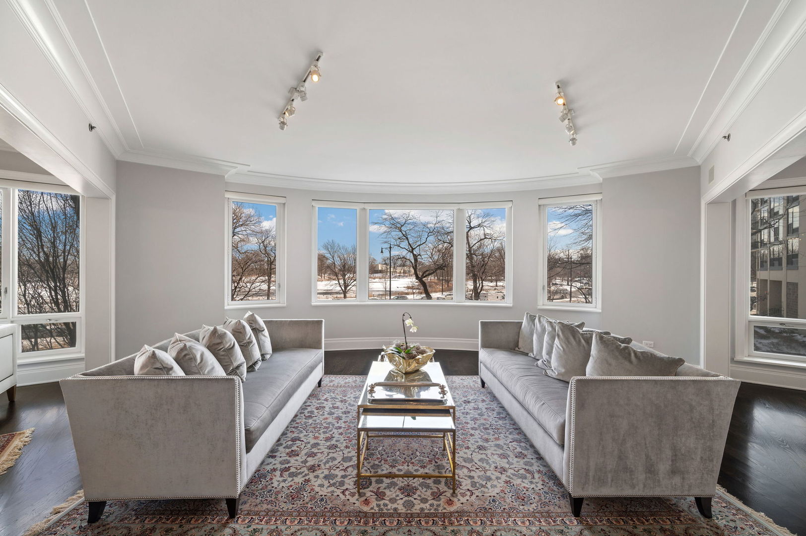 2550 N Lakeview Ave #S201 Chicago, IL 60614