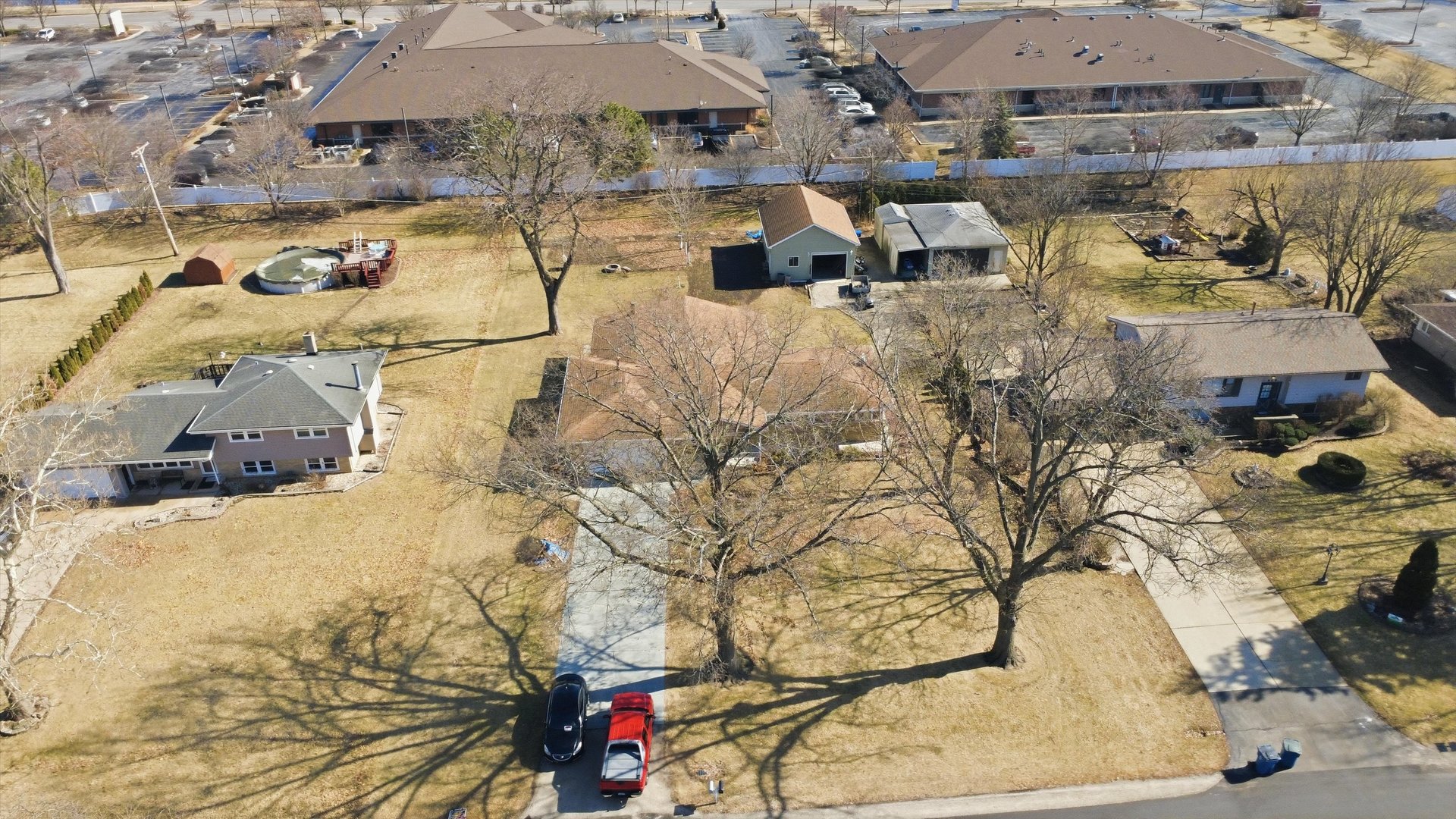 900 Barber Ln Joliet, IL 60435