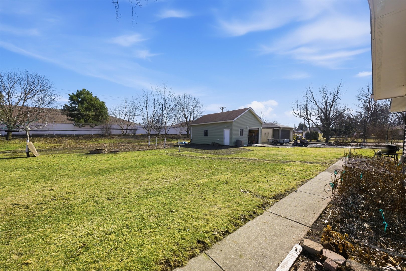 900 Barber Ln Joliet, IL 60435