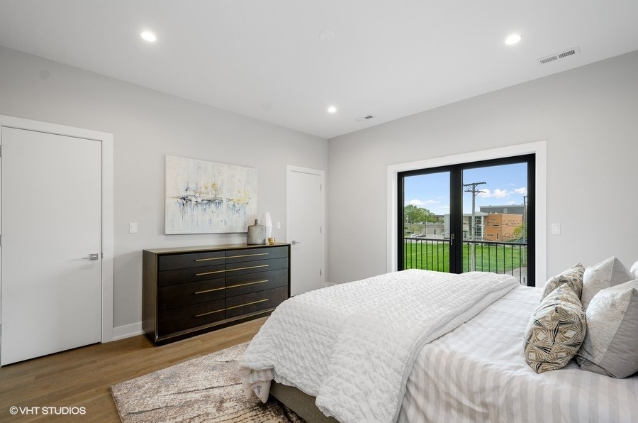 6242 S Greenwood Ave #4S Chicago, IL 60637