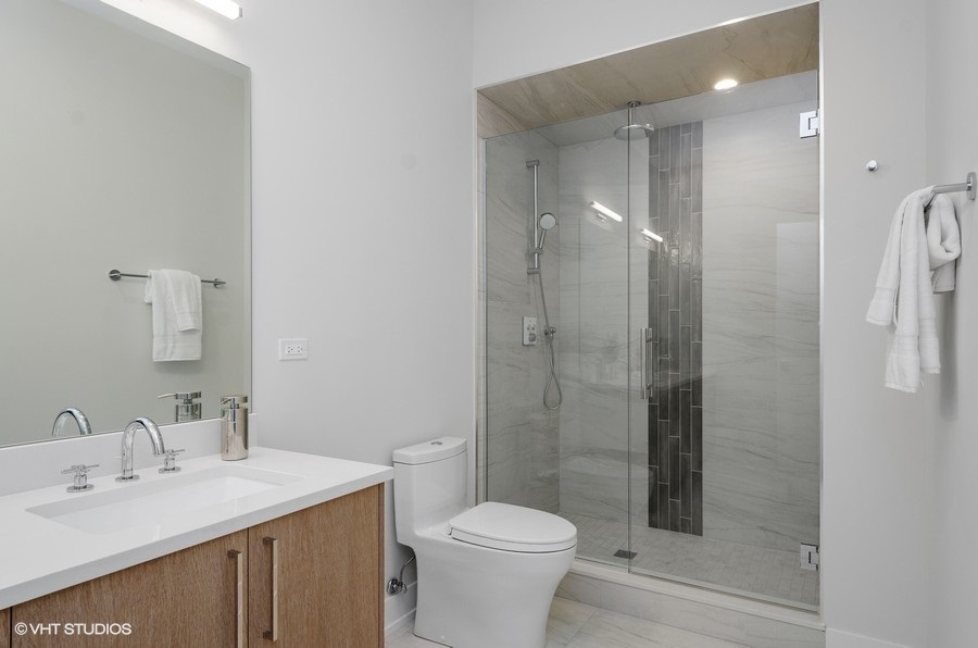 6242 S Greenwood Ave #4S Chicago, IL 60637