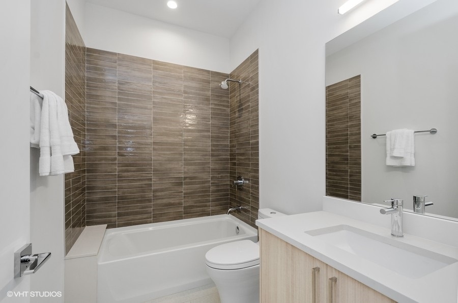 6242 S Greenwood Ave #4S Chicago, IL 60637