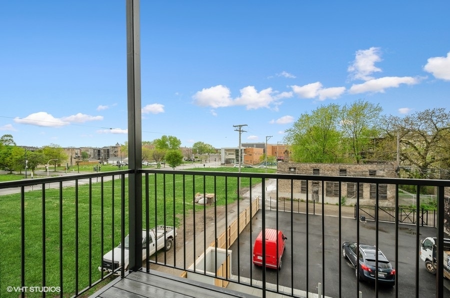 6242 S Greenwood Ave #4S Chicago, IL 60637