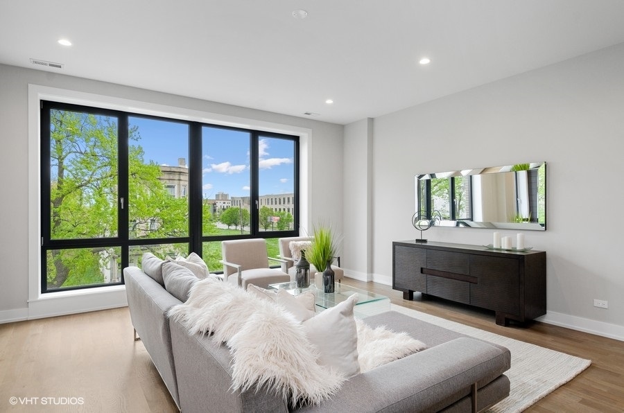 6242 S Greenwood Ave #4S Chicago, IL 60637