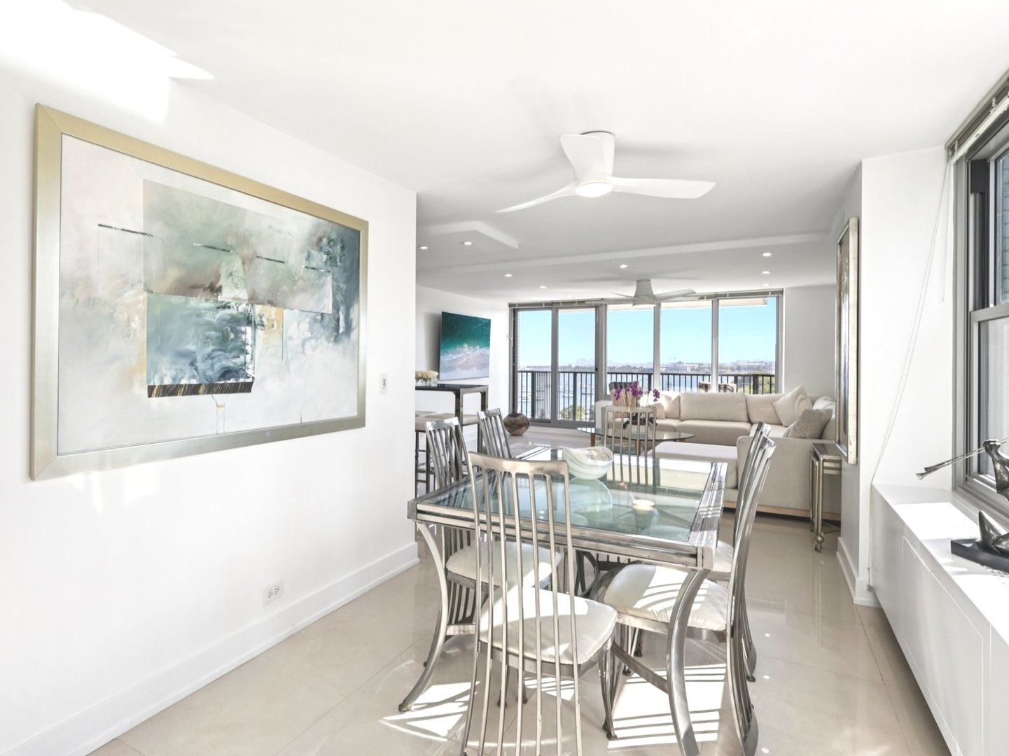 400 E Randolph St #1119-20 Chicago, IL 60601