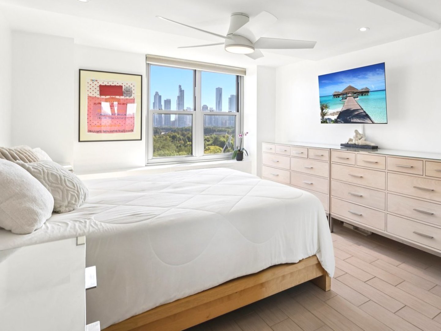 400 E Randolph St #1119-20 Chicago, IL 60601