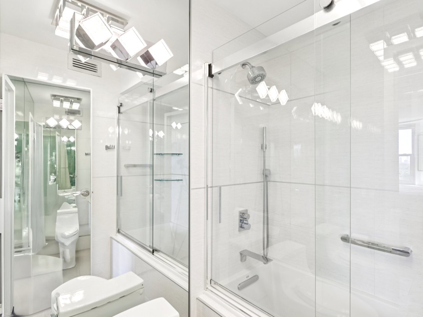 400 E Randolph St #1119-20 Chicago, IL 60601