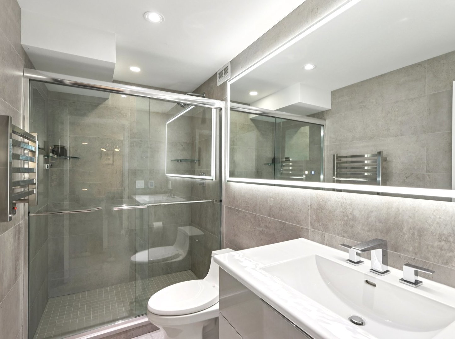 400 E Randolph St #1119-20 Chicago, IL 60601